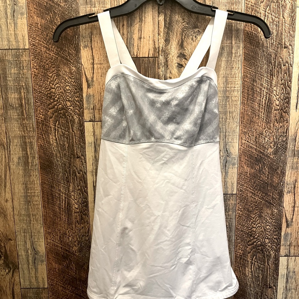 Lululemon top